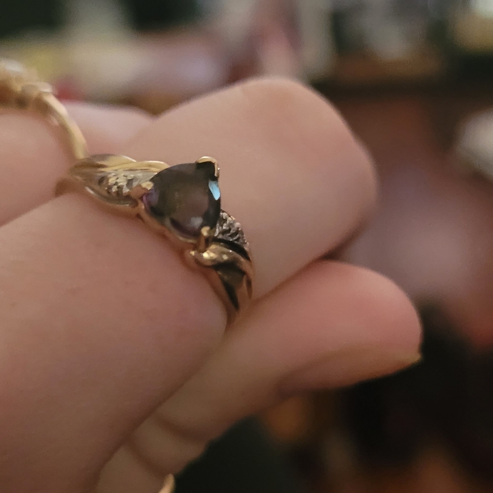 14kt yg mystic topaz heart ring